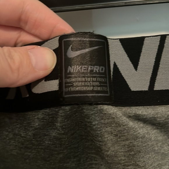 Men’s Nike pro shorts size M - Picture 4 of 4